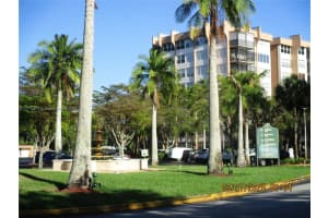 1300 Saint Charles Pl Ph6, Pembroke Pines