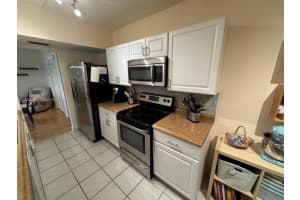 4330 Hillcrest Dr 304, Hollywood