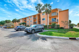 301 Palm Cir W, Pembroke Pines, FL 33025, - MLS#A11773663