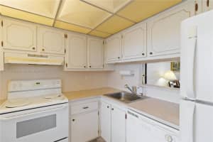 4850 NW 29th Ct APT 423, Lauderdale Lakes, FL 33313, - MLS#A11773760