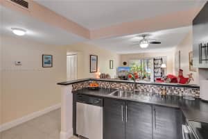 1100 Hillcrest Ct APT 205, Hollywood, FL 33021, Sold 06/05/25