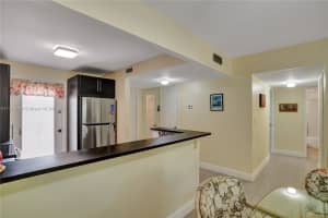 1100 Hillcrest Ct APT 205, Hollywood, FL 33021, Sold 06/05/25