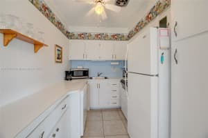 815 SW 11th Ave APT 1G, Hallandale Beach, FL 33009, Sold 09/02/25