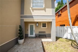357 W Riverbend Dr, Sunrise, FL 33326, Sold 05/14/25