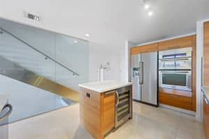 2950 NE 188th St, Aventura, FL 33180, Sold 08/13/25