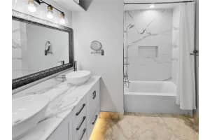 75 Gulfstream Rd 211b, Dania Beach