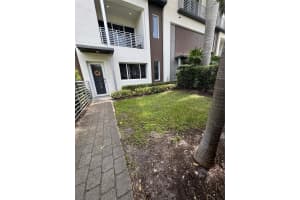 1044 Ne 18 103, Fort Lauderdale