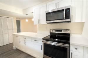 185 Lakeview Dr, Weston, FL 33326, Sold 06/20/25