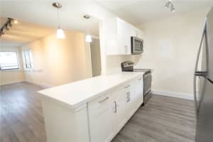 185 Lakeview Dr, Weston, FL 33326, Sold 06/20/25