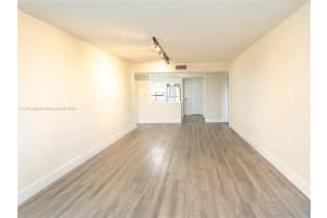 185 Lakeview Dr, Weston, FL 33326, Sold 06/20/25
