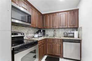 6130 W 19th Ave 215 Hialeah, FL 33012 - MLS#A11774477