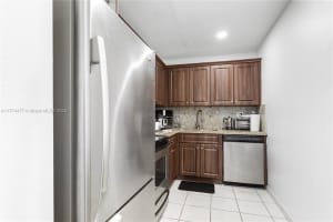 6130 W 19th Ave 215 Hialeah, FL 33012 - MLS#A11774477