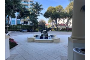 3215 Ne 184th St 14310, Aventura