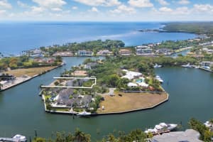 30 Leucadendra Dr Coral Gables, FL 33156 - MLS#A11774848