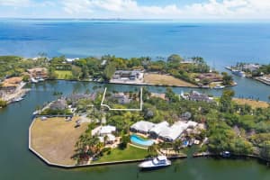 30 Leucadendra Dr, Coral Gables