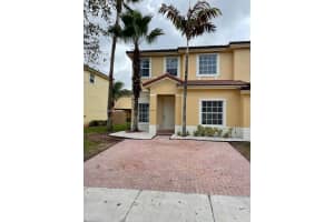 4144 Ne 26th St, Homestead