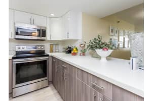 2401 Collins Ave APT 512, Miami Beach, FL 33140, - MLS#A11775022
