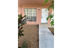 10764 N Kendall Dr I3, Miami