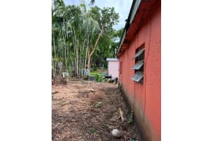 3311 Oak Ave Miami, FL 33133 Sold 05/17/25