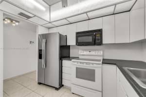 600 Three Islands Blvd 1207, Hallandale Beach