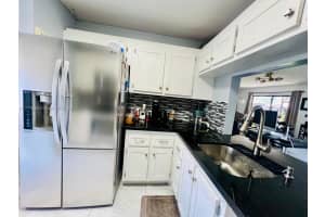 225 Lakeside Cir Sunrise, FL 33326 - MLS#A11775299