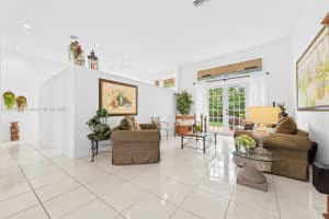 821 Crestview Cir, Weston, FL 33327, Sold 06/30/25