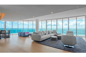 100 S Pointe Dr 1906/07, Miami Beach