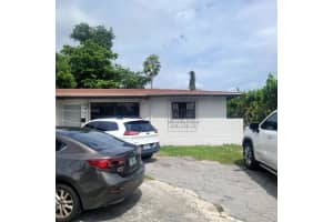 975 Ne 135th St, North Miami