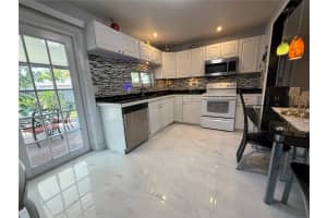4137 SW 49th St, Fort Lauderdale, FL 33314, Sold 05/27/25