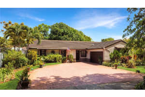 19653 NW 62nd Pl, Hialeah, FL 33015, Sold 05/23/25
