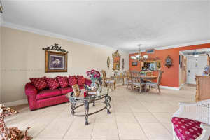 901 Colony Point Cir 503, Pembroke Pines