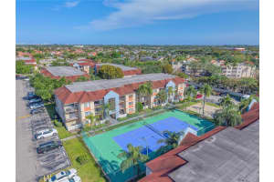 18850 Nw 57th Ave 203, Hialeah