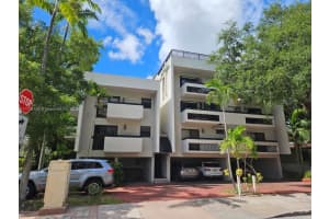 400 Valencia Ave APT 2, Coral Gables, FL 33134, - MLS#A11776139