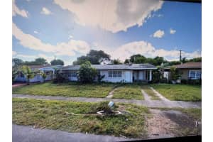 1140 Ne 201st Ter, Miami