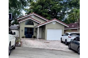2370 Nw 122nd Dr, Coral Springs