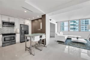 5055 Collins Ave APT 7A, Miami Beach, FL 33140, - MLS#A11776251