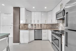 5055 Collins Ave APT 7A, Miami Beach, FL 33140, - MLS#A11776251