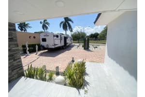 291 Circle Dr, Hialeah, FL 33010, - MLS#A11776275