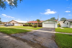8963 SW 49th St, Cooper City, FL 33328, Sold 04/30/25