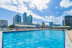 600 Parkview Dr 1123, Hallandale Beach