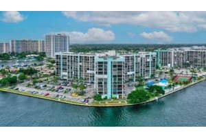 200 Leslie Dr 719, Hallandale Beach
