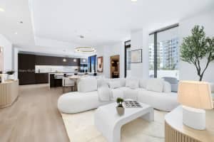 340 W 42nd St 601, Miami Beach