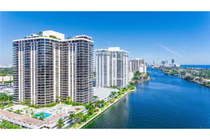 19667 Turnberry Way 3f, Aventura