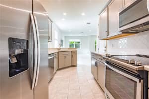 4144 Greenway Dr, Hollywood, FL 33021, Sold 07/15/25