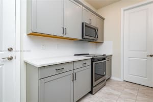 4144 Greenway Dr, Hollywood, FL 33021, Sold 07/15/25