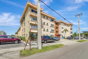 410 SE 2nd St APT 118, Hallandale Beach, FL 33009, Sold 05/14/25