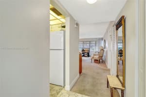 410 SE 2nd St APT 118, Hallandale Beach, FL 33009, Sold 05/14/25