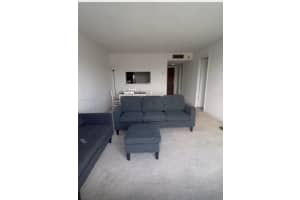 496 Nw 165th St Rd D-611, Miami