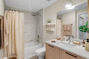 16395 Biscayne Blvd, North Miami Beach, FL 33160, - MLS#A11777450