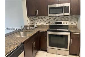 870 Ne 207th Ter 201-9, Miami
